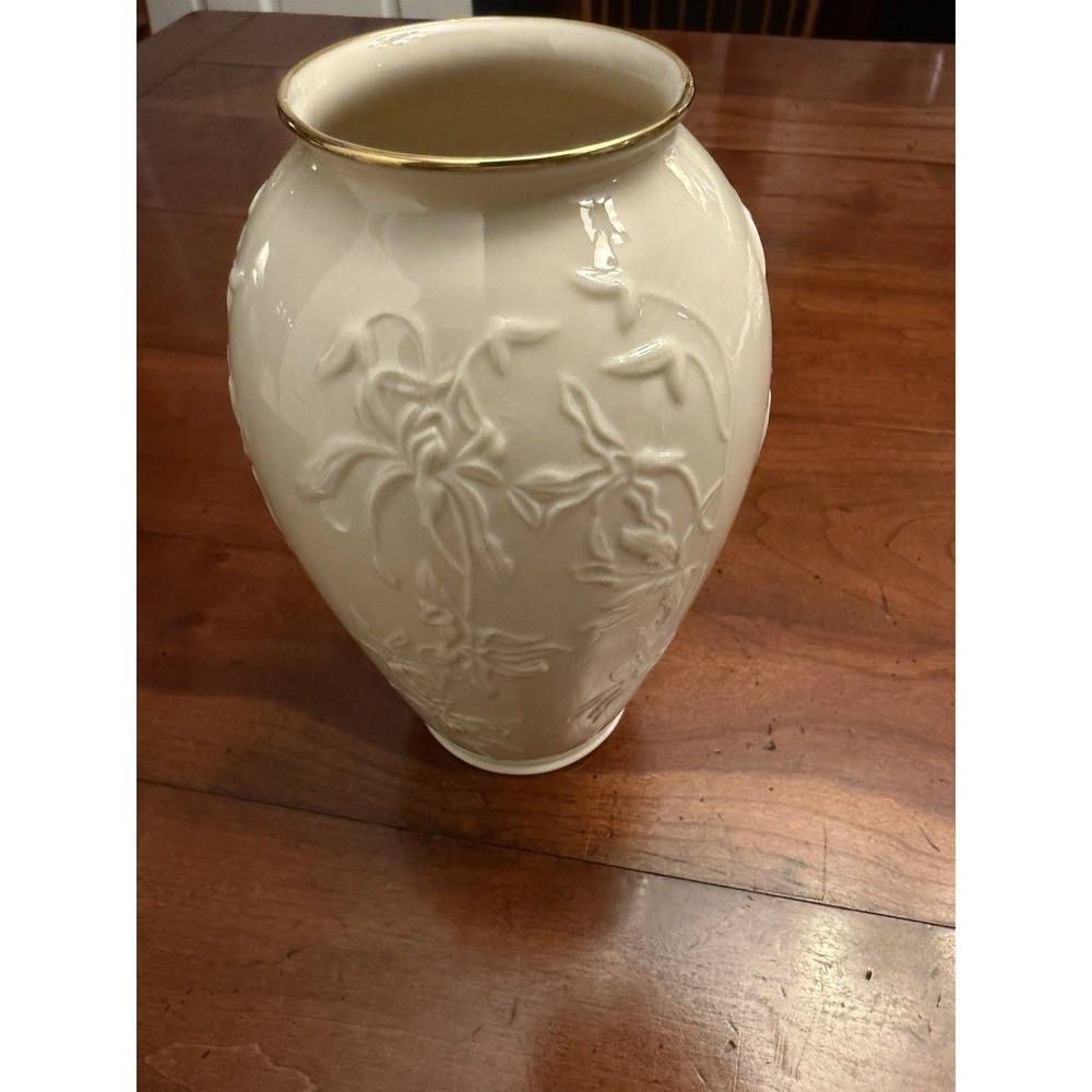 Vintage Lenox Masterpiece Collection Ivory Porcelain Vase Embossed Iris Lily Gld